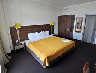 Гостиница Золотой Затон Астрахань Deluxe Room, 1 Double Bed-16