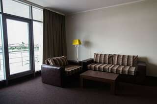 Гостиница Золотой Затон Астрахань Deluxe Room, 1 Double Bed-13