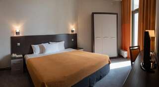 Гостиница Золотой Затон Астрахань Апартаменты с 1 двуспальной кроватью или 2 отдельными кроватями-5