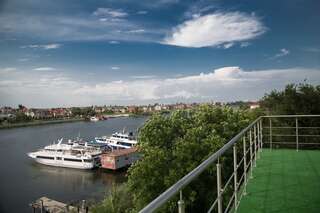 Гостиница Золотой Затон Астрахань Deluxe Room, 1 Double Bed-4